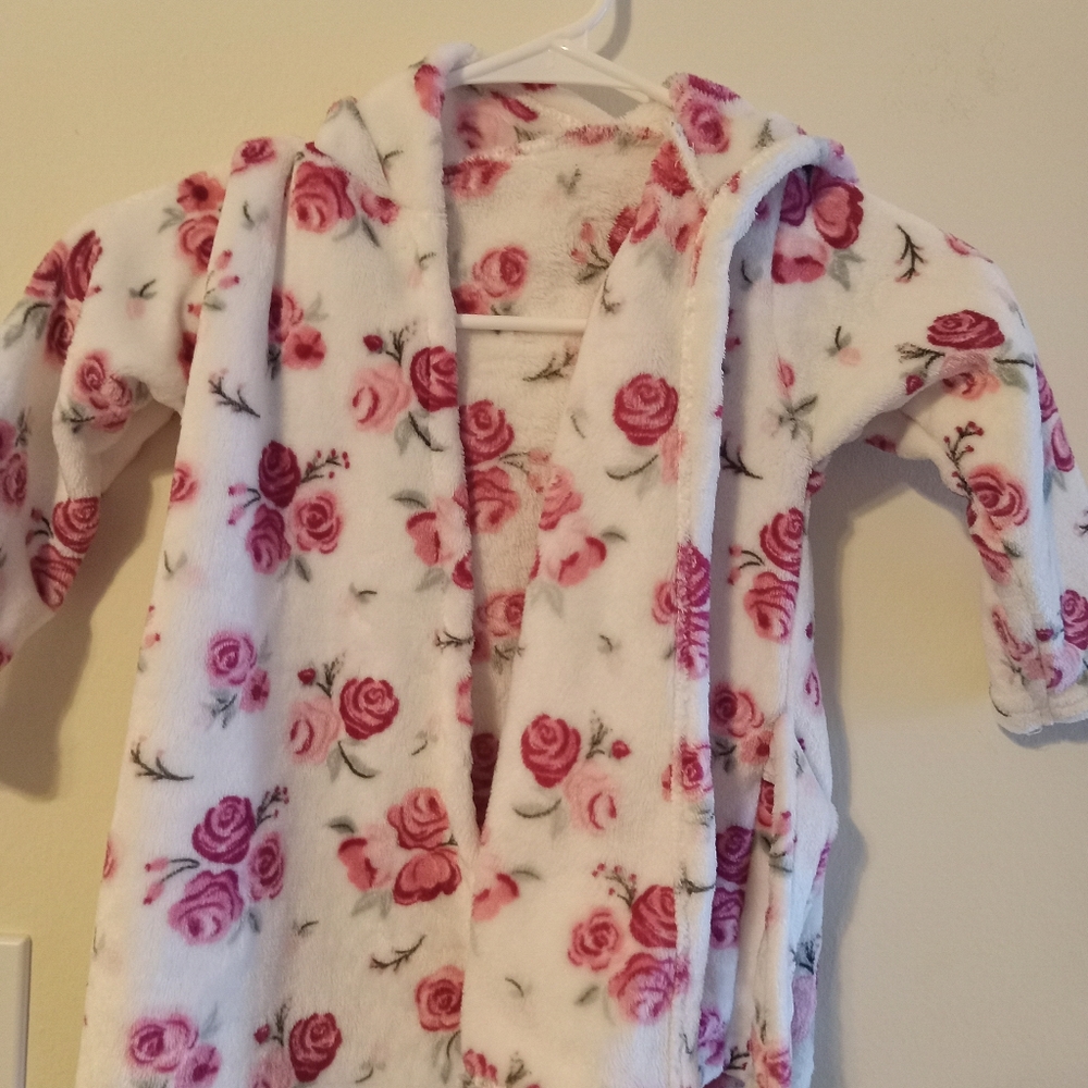 Children's bathrobe.
